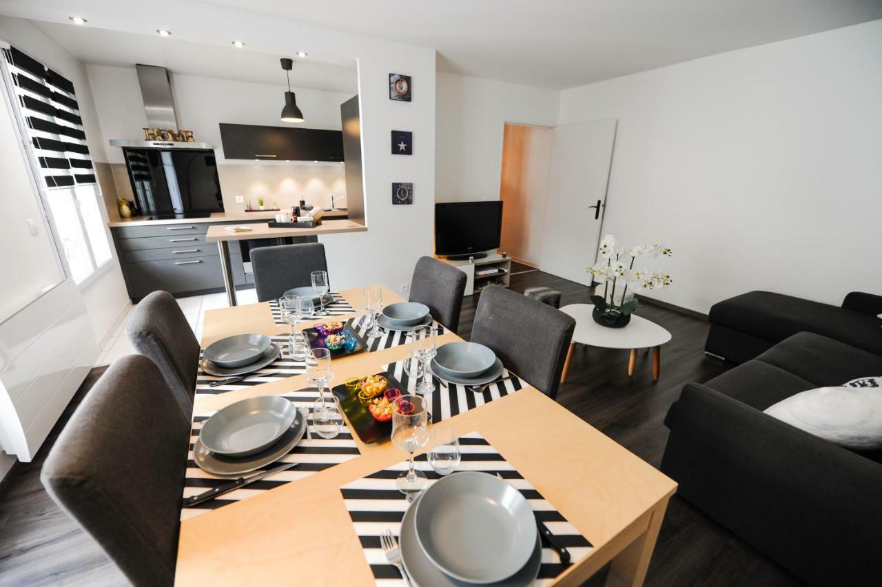 Disneyland Dream 2 - 8 Pax Apartment *